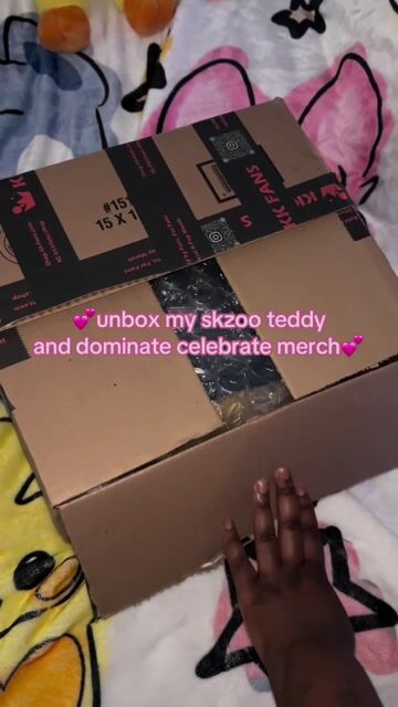 Customer unboxing video